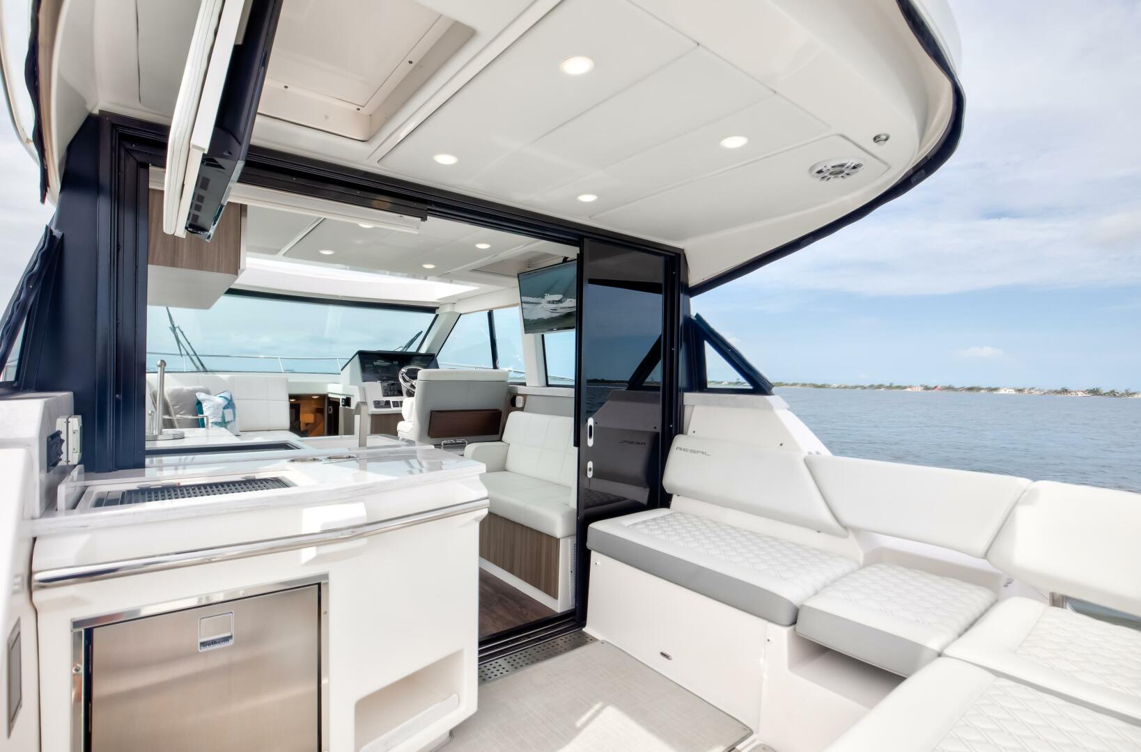 Slide: The Image of Regal XO 38 Lady G- Seating Regal 38 XO Lady G 2022 - 5486045