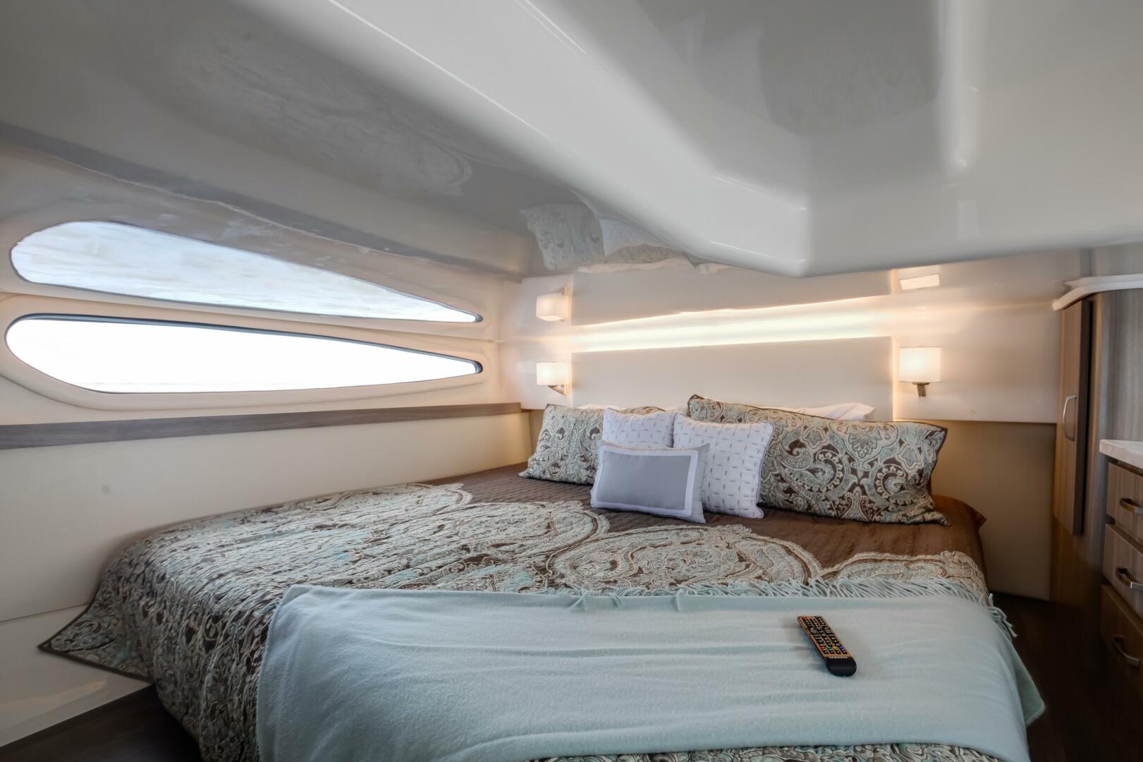Slide: The Image of Regal XO 38 Lady G- VIP Stateroom Regal 38 XO Lady G 2022 - 5486064