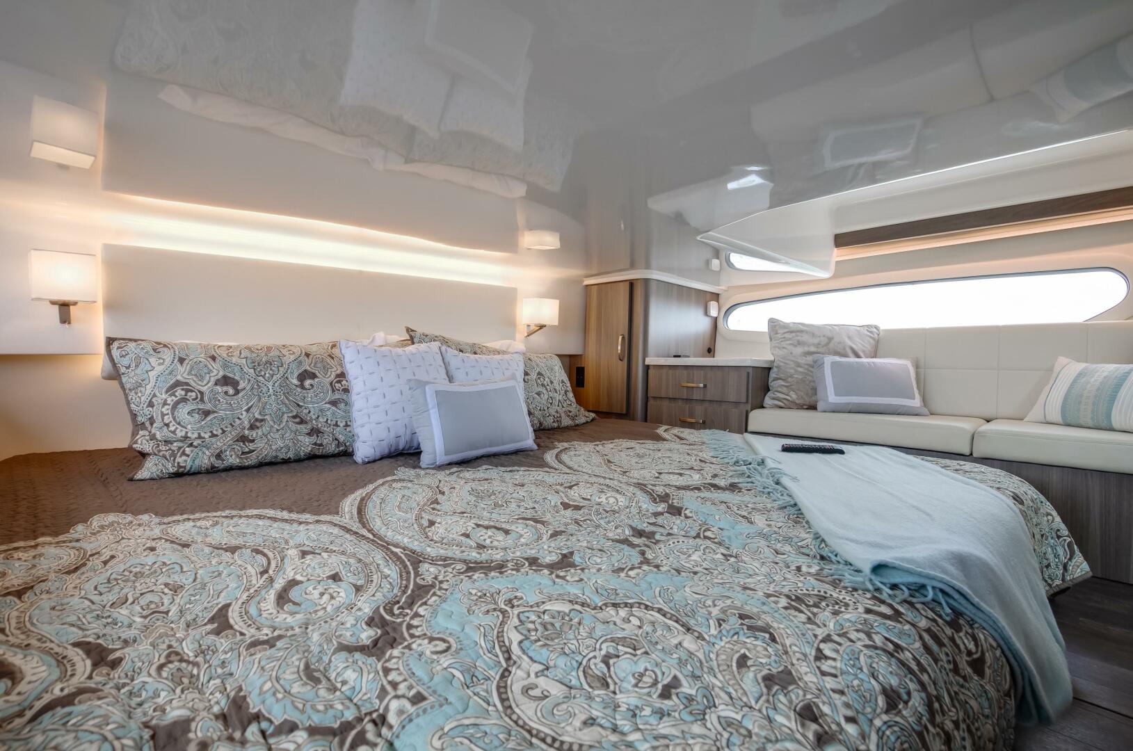 Slide: The Image of Regal XO 38 Lady G- VIP Stateroom Regal 38 XO Lady G 2022 - 5486065