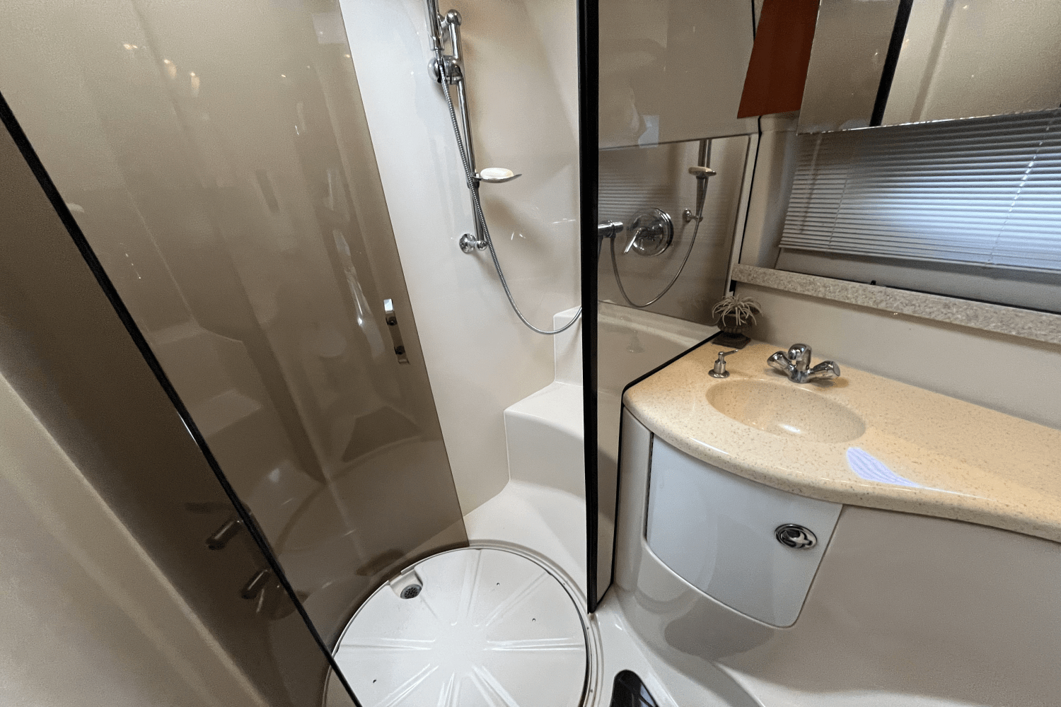 Slide: The Image of Regal 4060 COMMODORE 2006 - 37