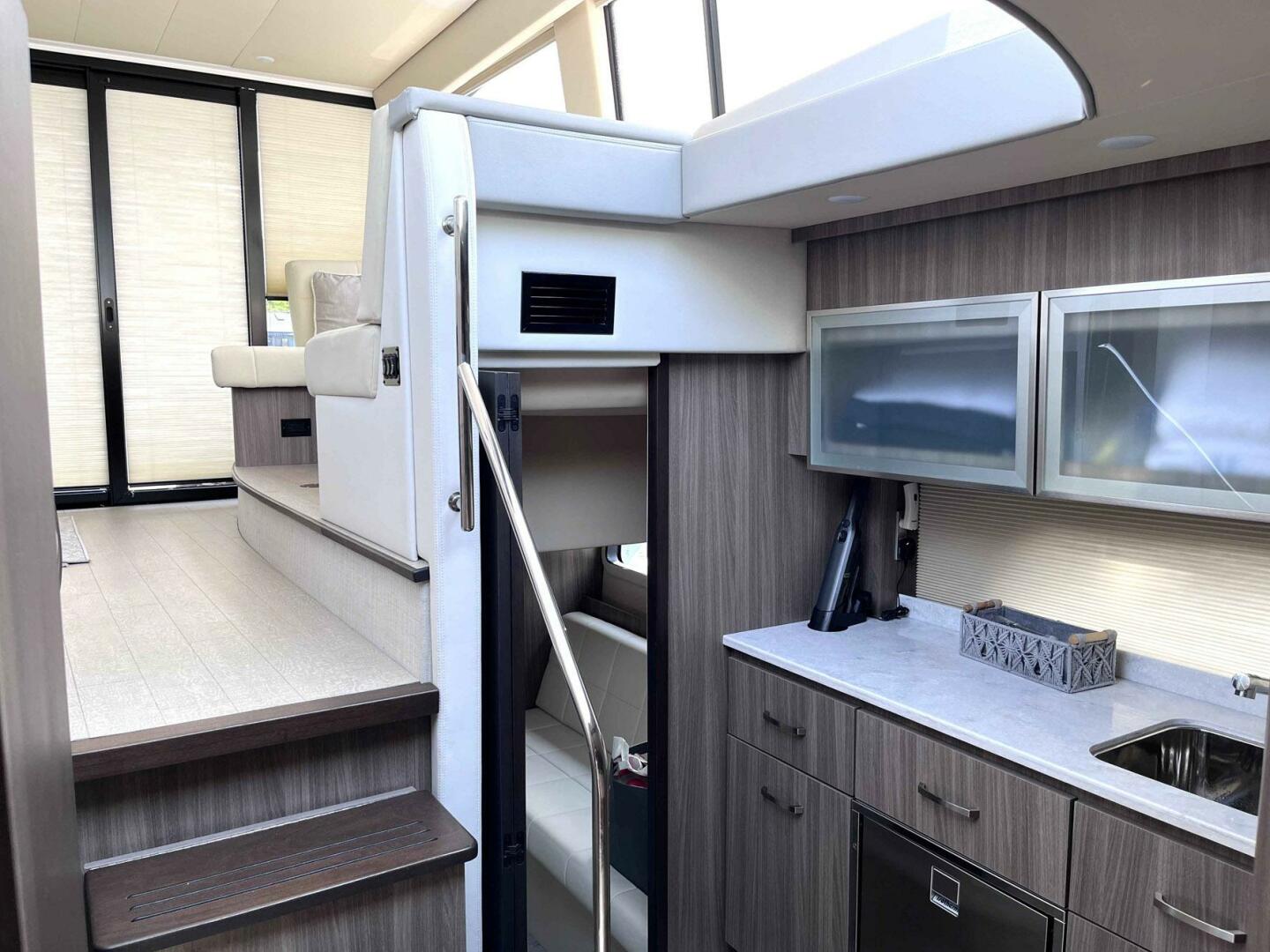 Slide: The Image of Regal 42 Grande Coupe 2022 - 5018201