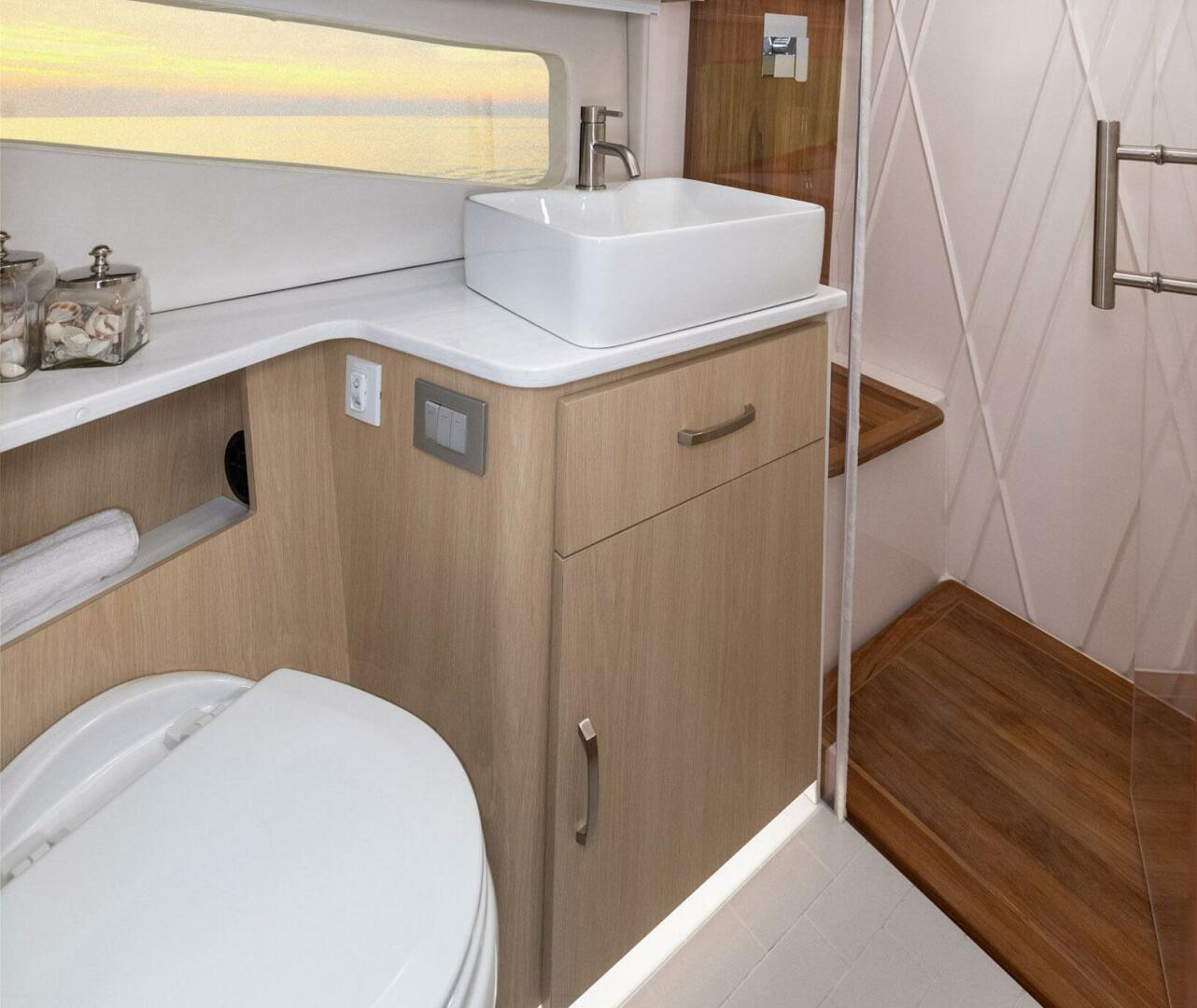 Slide: The Image of Regal 42 Grande Coupe 2022 - 5018206