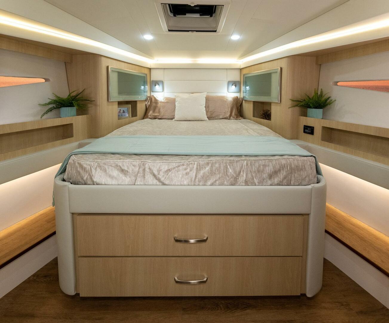 Slide: The Image of Regal 42 Grande Coupe 2022 - 5018207