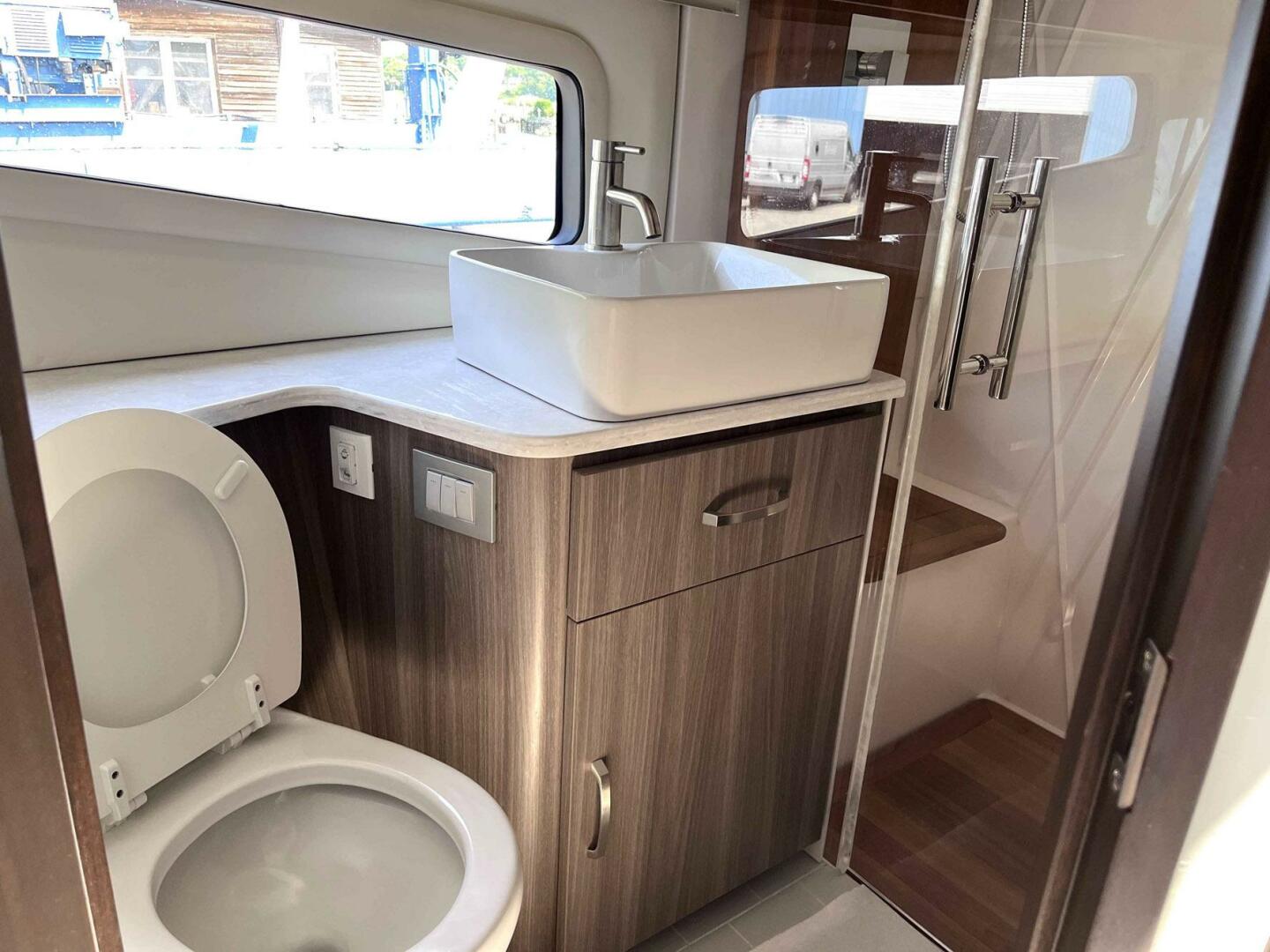 Slide: The Image of Regal 42 Grande Coupe 2022 - 5018208