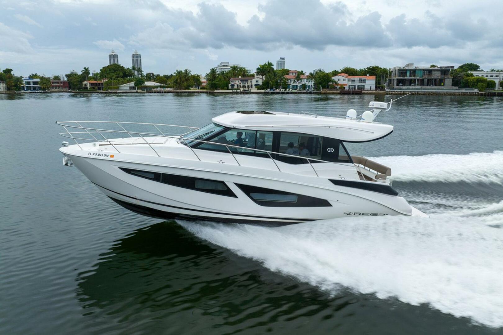 Slide: The Image of Regal 42 Grande Coupe 2022 - 5018183