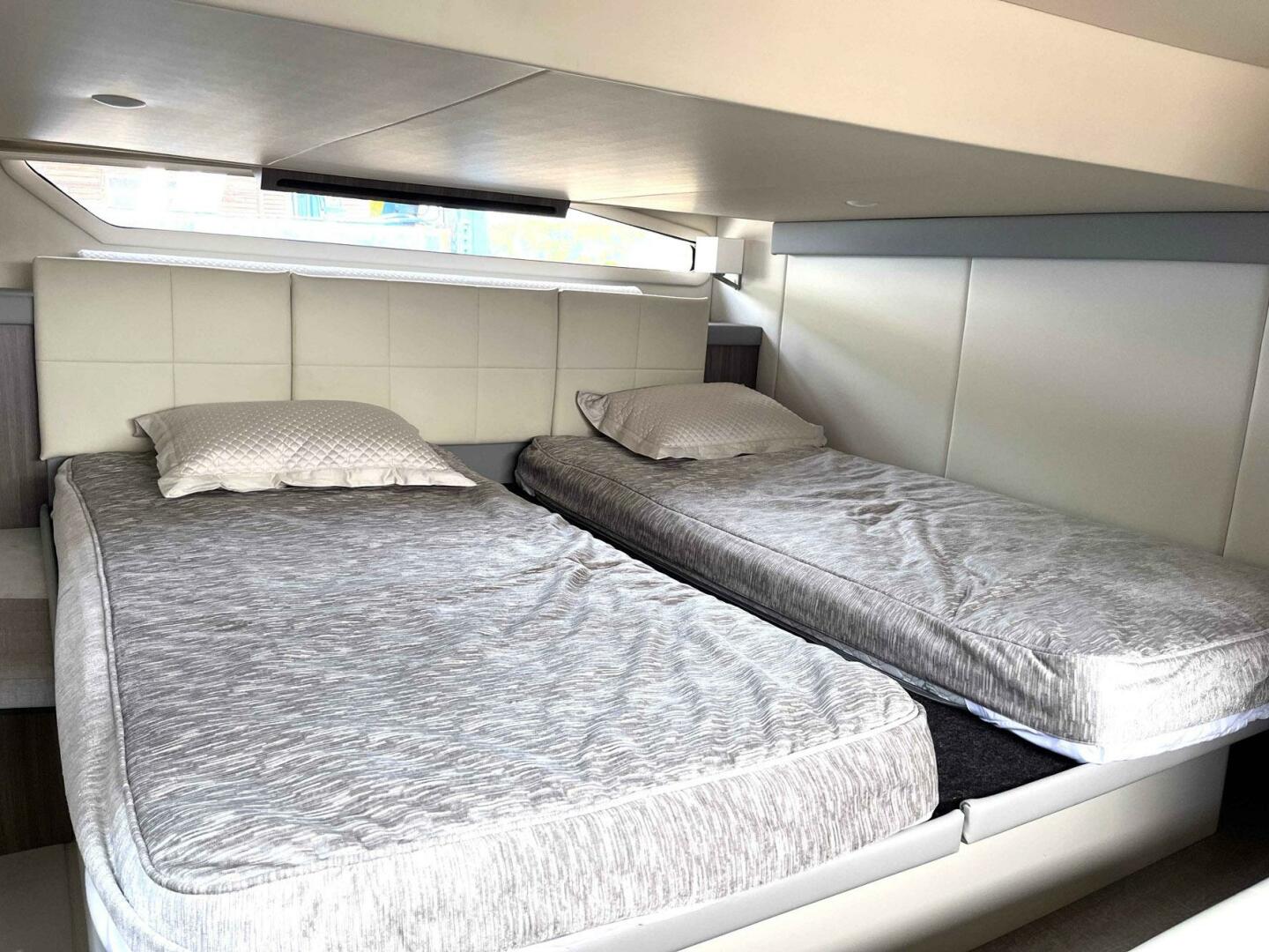 Slide: The Image of Regal 42 Grande Coupe 2022 - 5018210