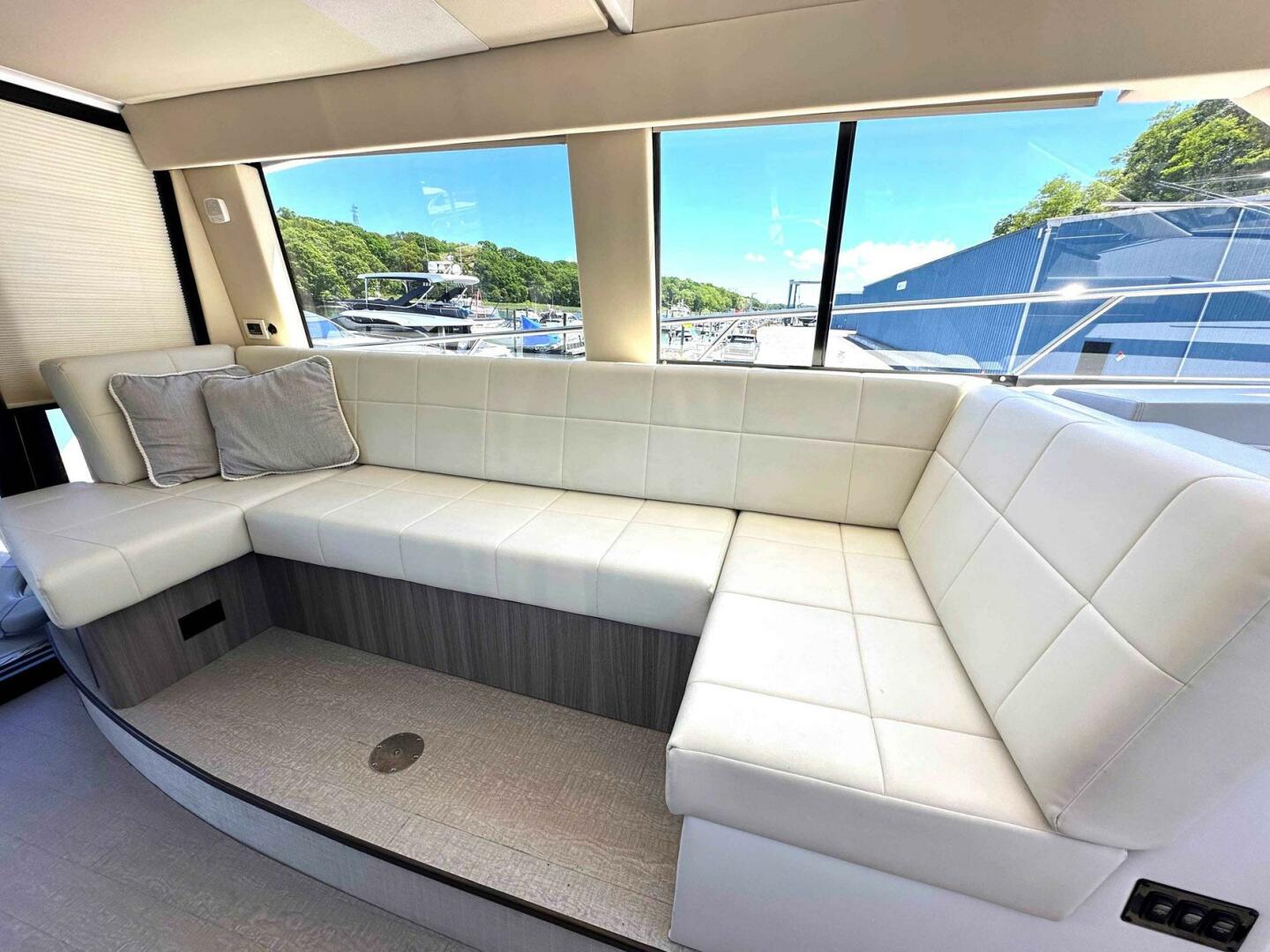 Slide: The Image of Regal 42 Grande Coupe 2022 - 5018190
