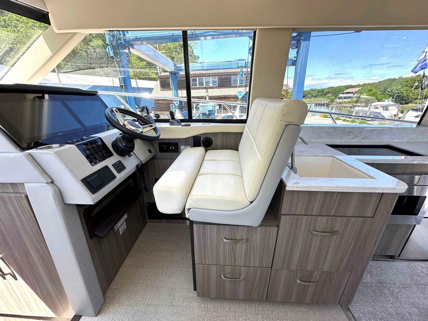 Slide: The Image of Regal 42 Grande Coupe 2022 - 5018192