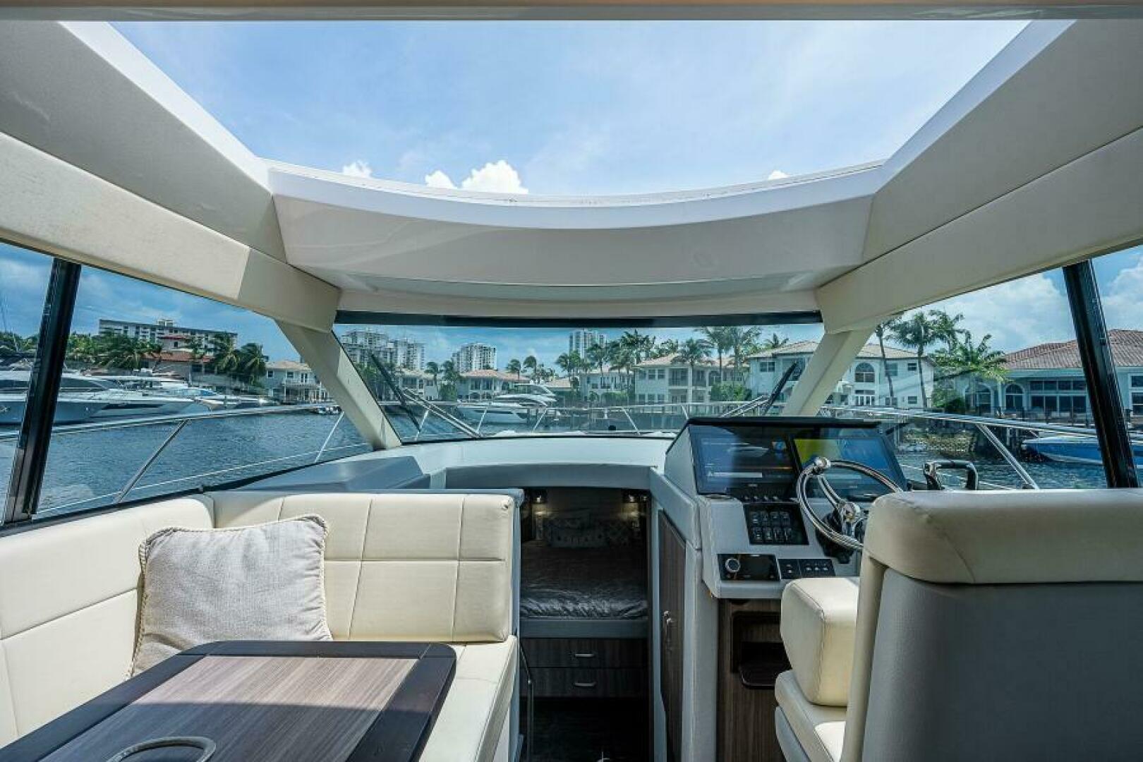Slide: The Image of Regal 42 - Carchi - Salon 2022 Regal 42 XO - Carchi - 5331369