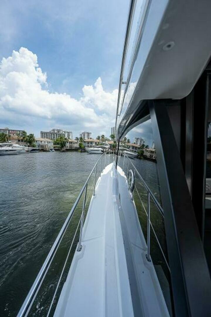 Slide: The Image of Regal 42 - Carchi - Bow 2022 Regal 42 XO - Carchi - 5331386