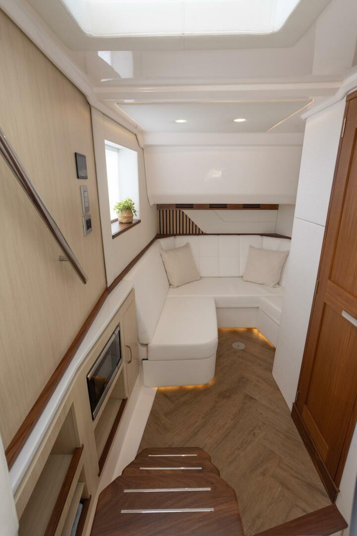 Slide: The Image of Regal 43 SAV 2025 - 4805291