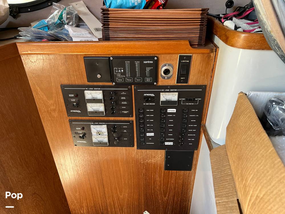 Slide: The Image of Regal Commodore 320 1989 - 15
