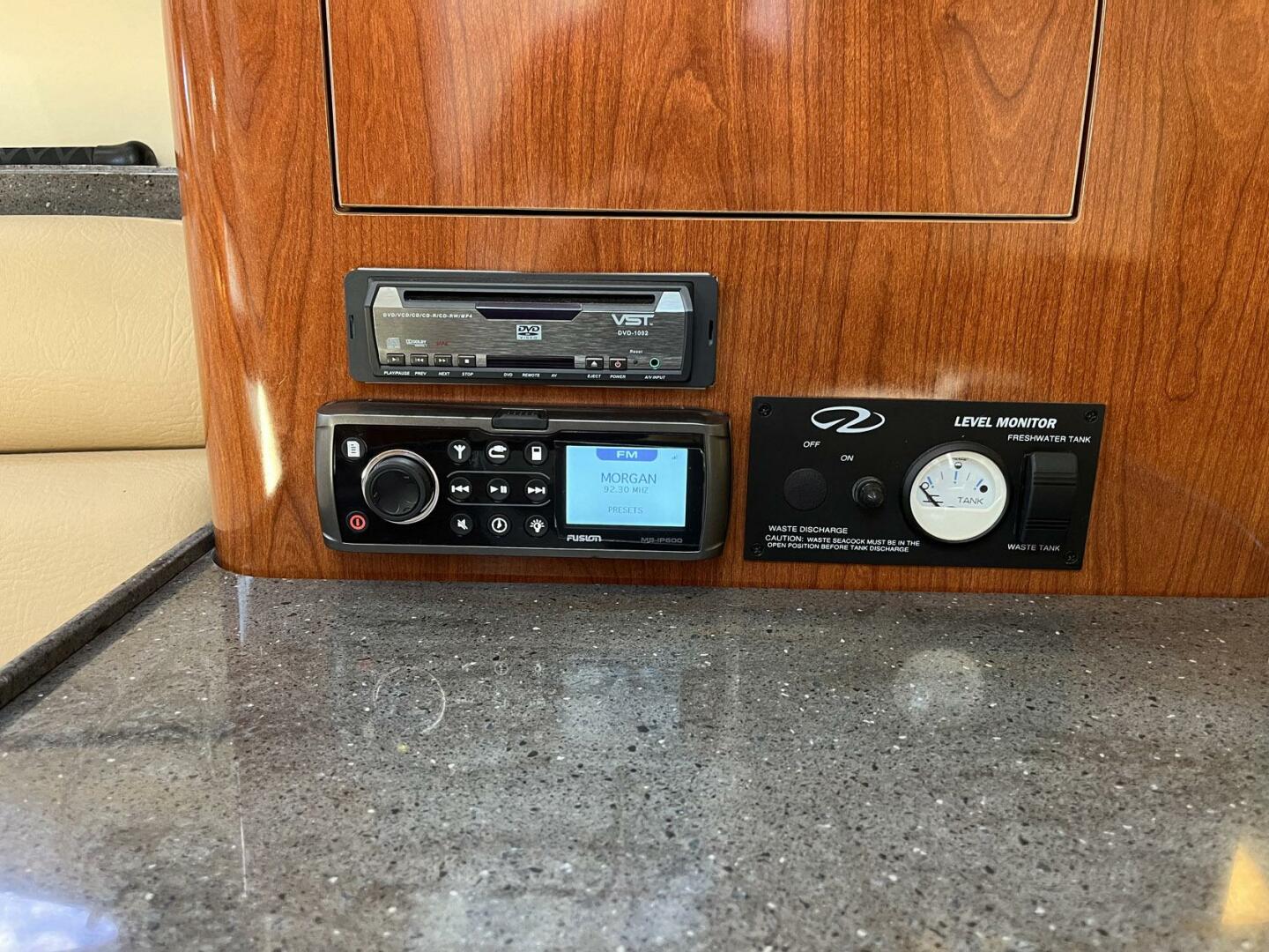 Slide: The Image of Regal Express Cruiser 2011 - 4715470