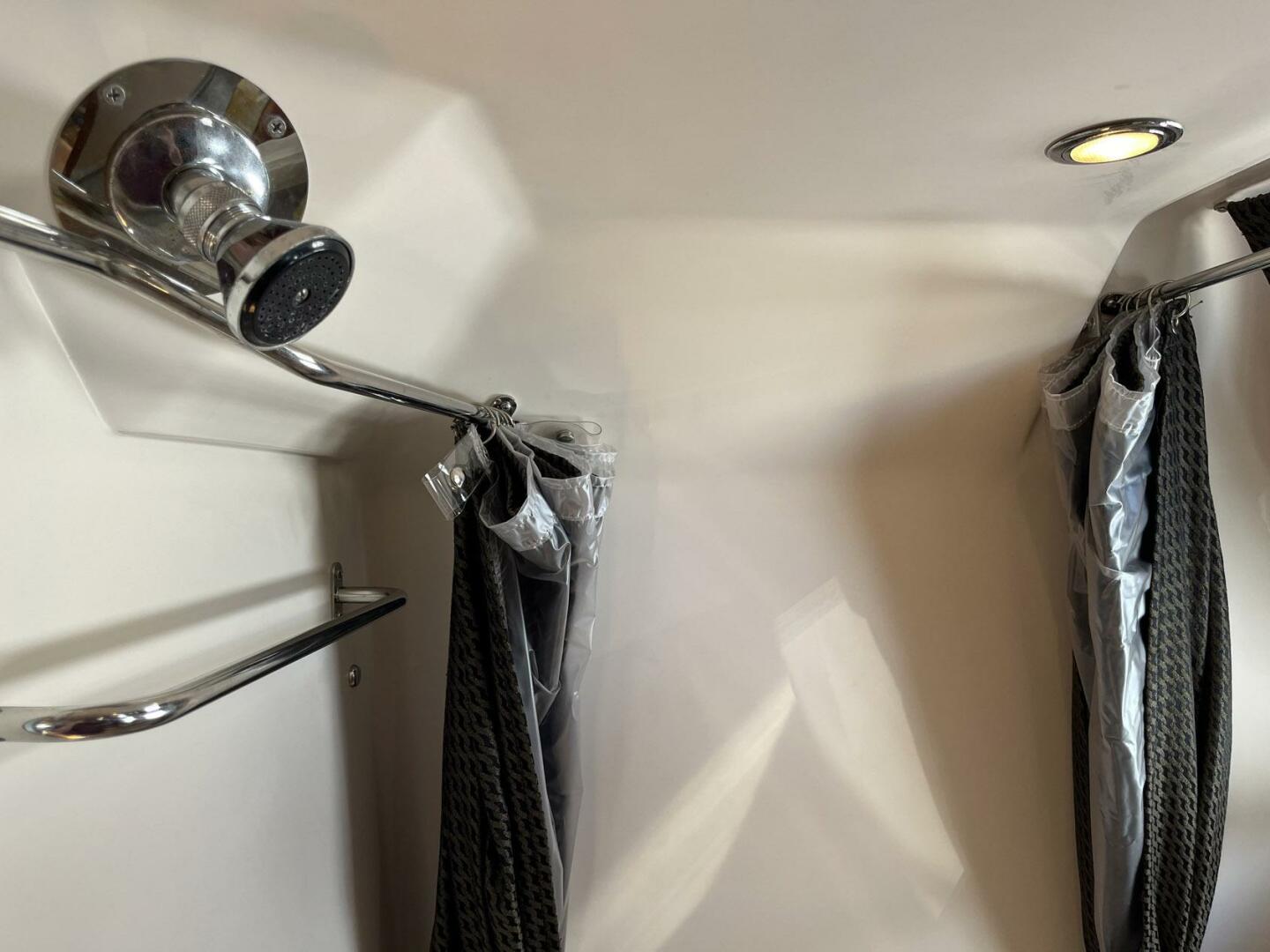 Slide: The Image of Regal Express Cruiser 2011 - 4715477