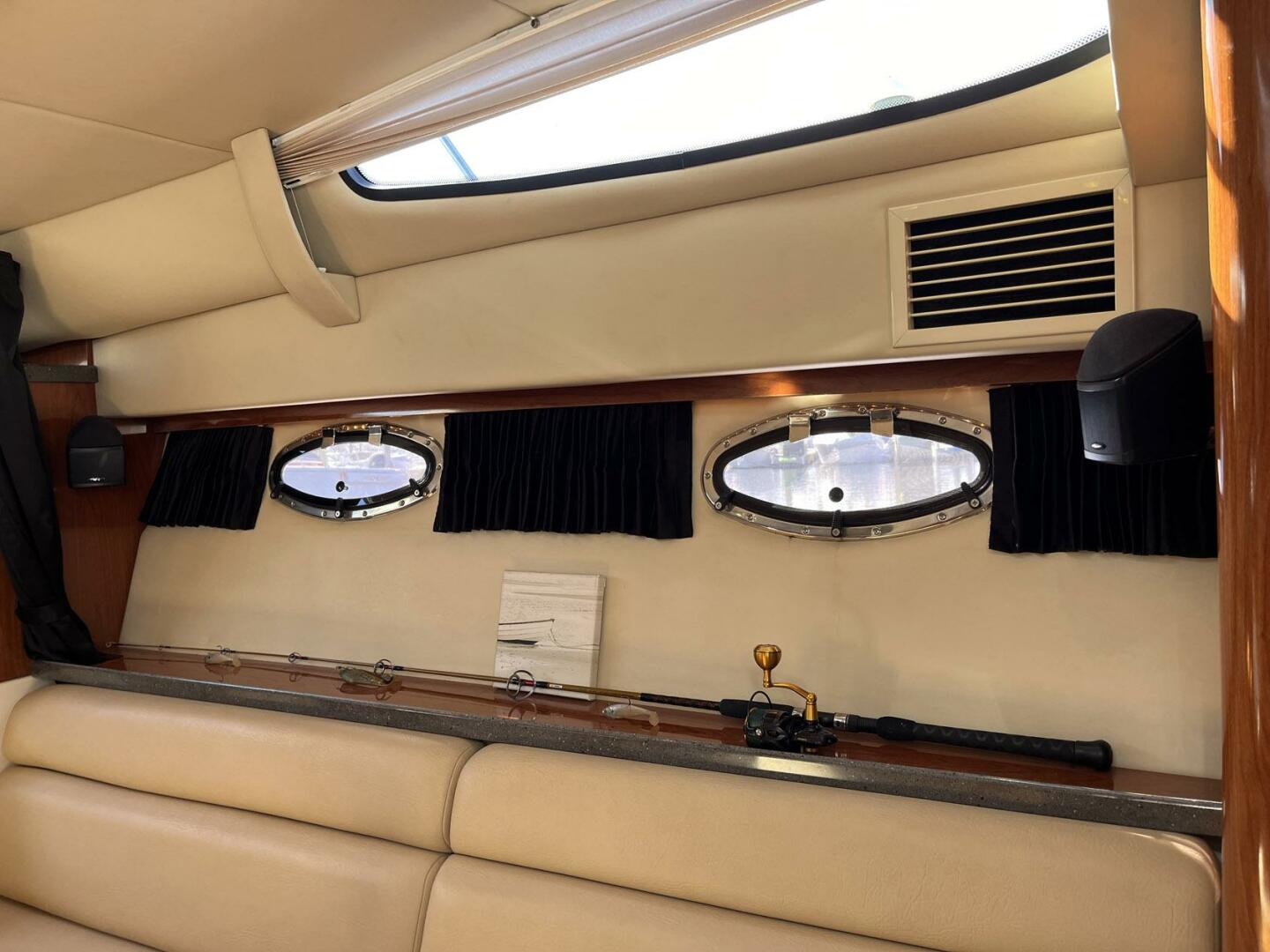 Slide: The Image of Regal Express Cruiser 2011 - 4715468
