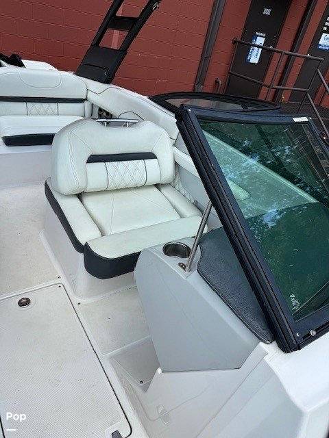 Slide: The Image of Regal ls2 2021 - 15614303