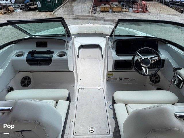 Slide: The Image of Regal ls2 2021 - 15614304