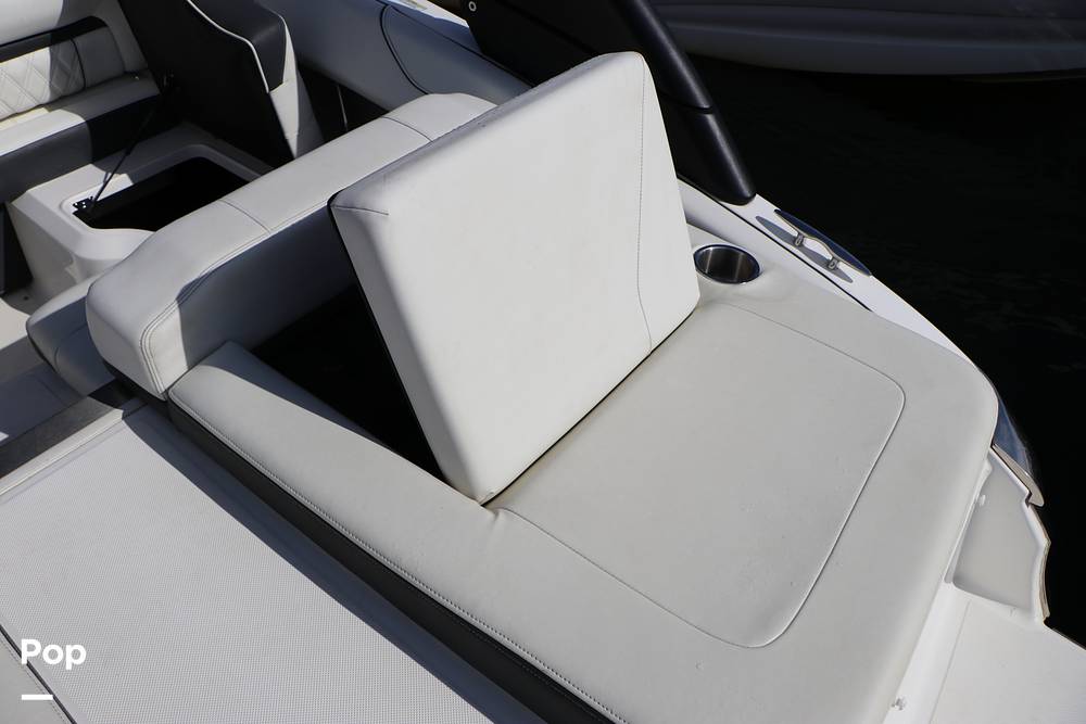 Slide: The Image of Regal LS2 2022 - 14957423