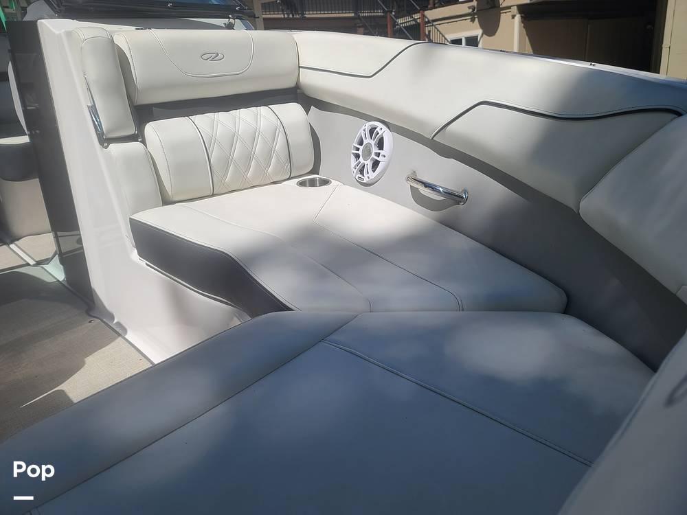 Slide: The Image of Regal LS2 2022 - 15406087