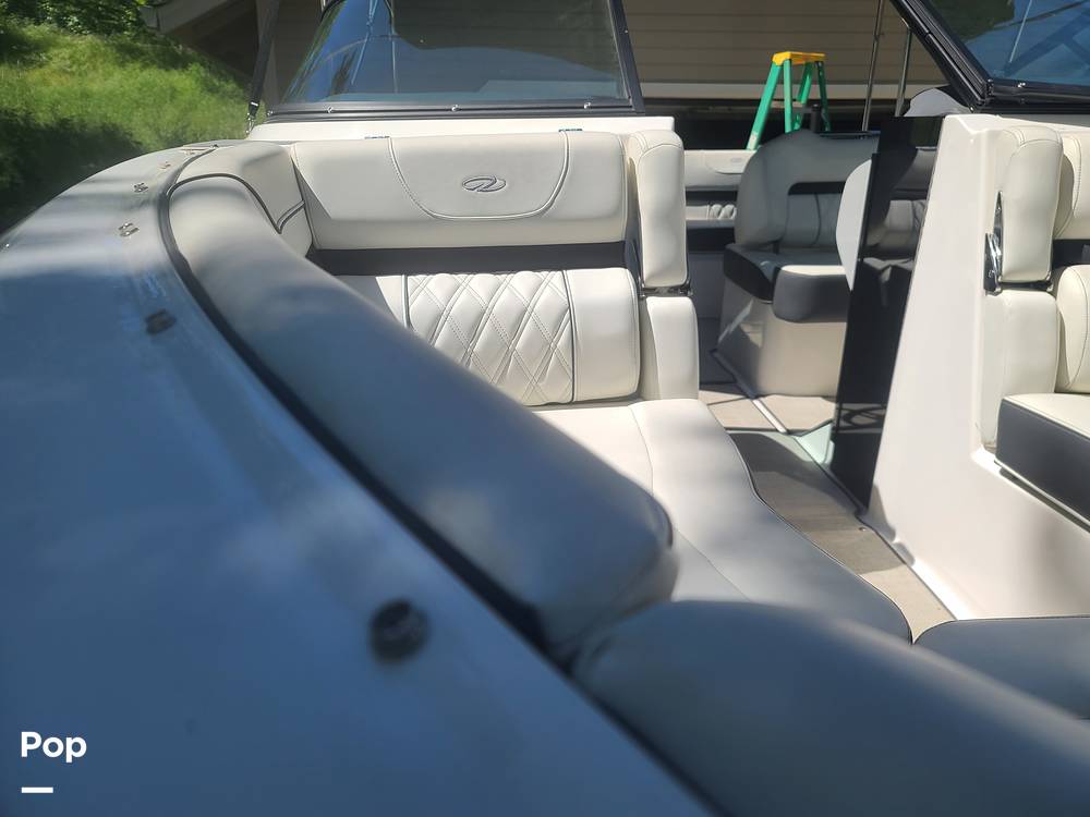 Slide: The Image of Regal LS2 2022 - 15406090