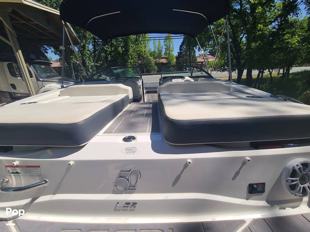 Slide: The Image of Regal LS2 2022 - 15406095