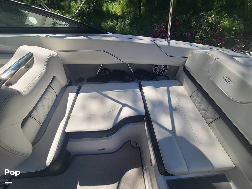 Slide: The Image of Regal LS2 2022 - 15406126