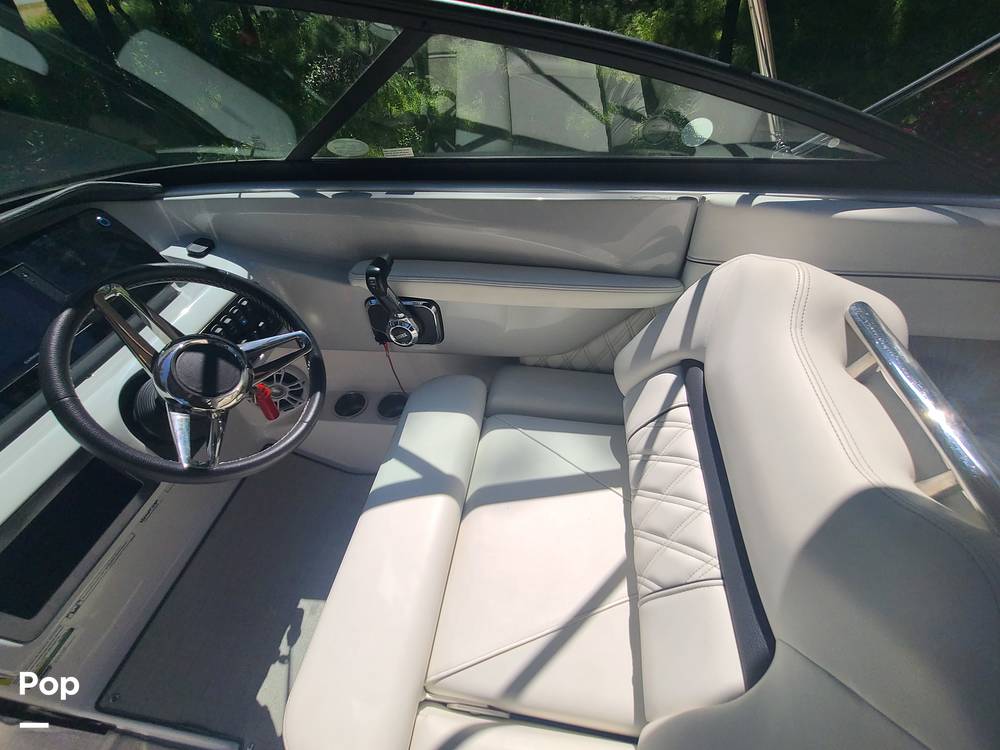 Slide: The Image of Regal LS2 2022 - 15406128