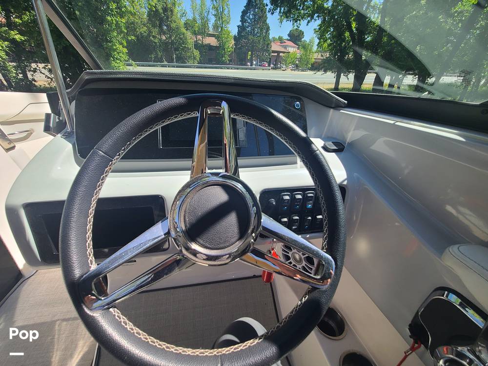 Slide: The Image of Regal LS2 2022 - 15406133