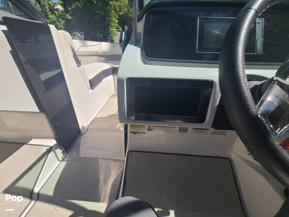 Slide: The Image of Regal LS2 2022 - 15406134