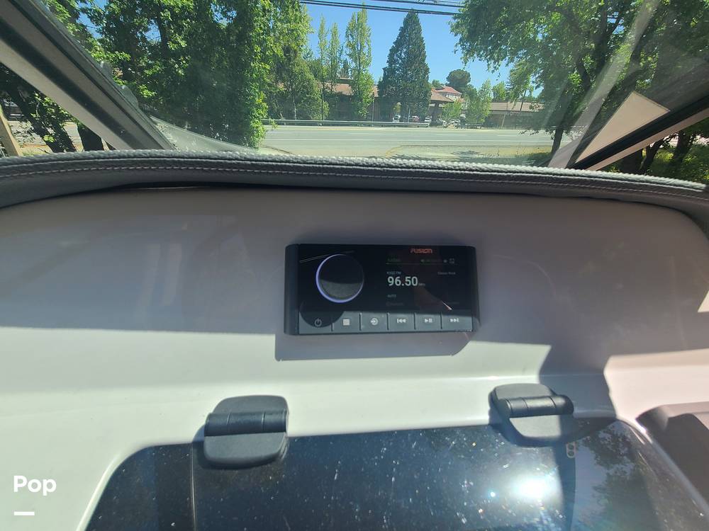 Slide: The Image of Regal LS2 2022 - 15406138