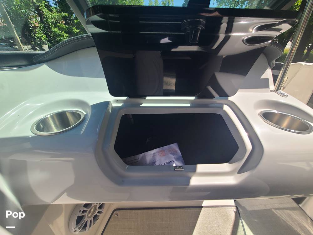 Slide: The Image of Regal LS2 2022 - 15406139