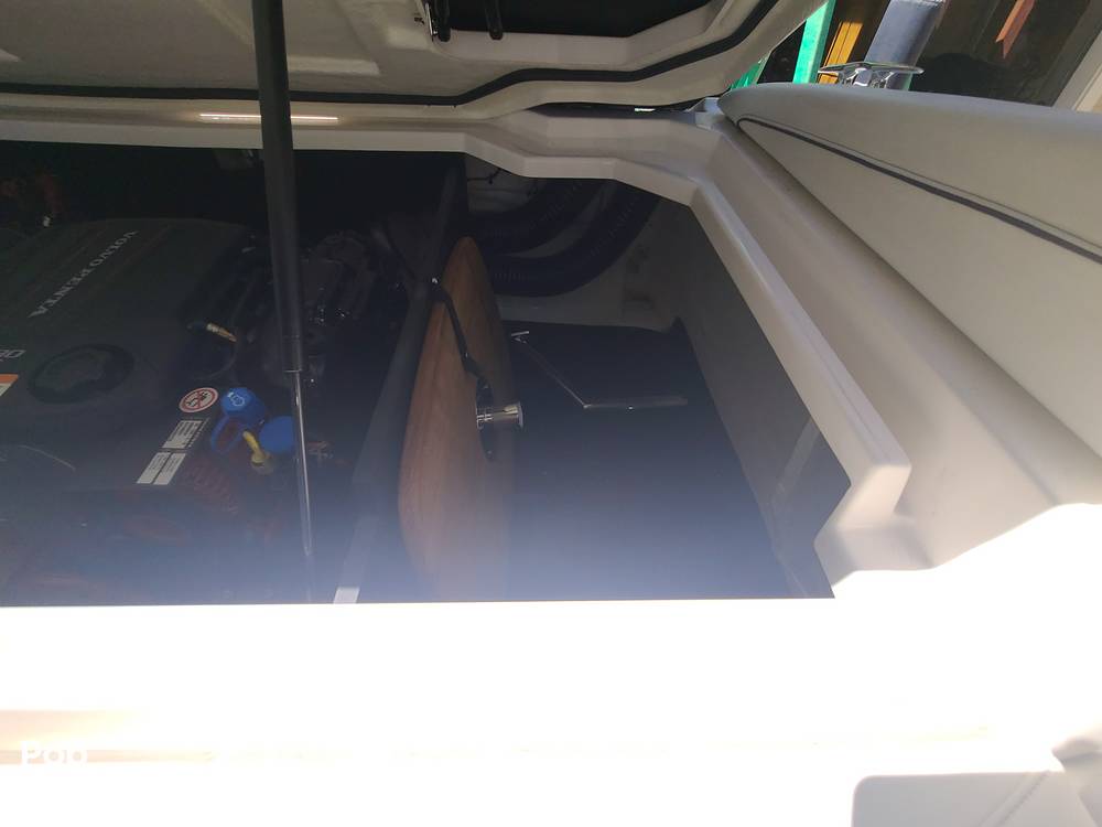 Slide: The Image of Regal LS2 2022 - 15406146