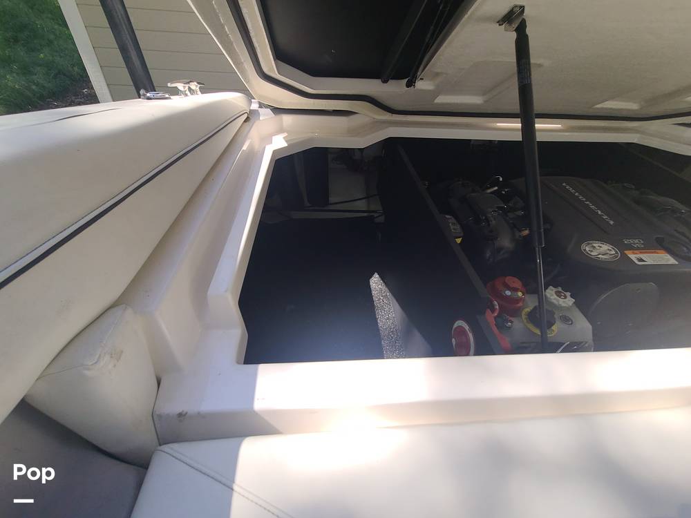 Slide: The Image of Regal LS2 2022 - 15406149