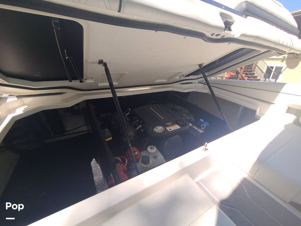 Slide: The Image of Regal LS2 2022 - 15406150