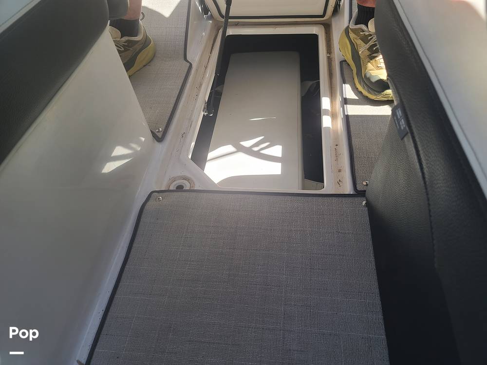 Slide: The Image of Regal LS2 2022 - 15406151