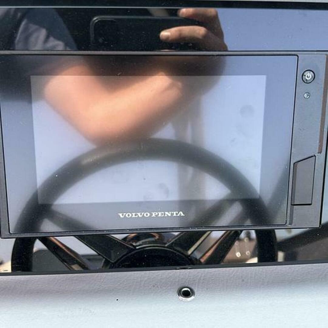 Slide: The Image of GPS Engine gauge display on this 2021 Regal LS4 for sale by Lucas Sochacki at Parma Marine (440) 915-8995 - 5184945