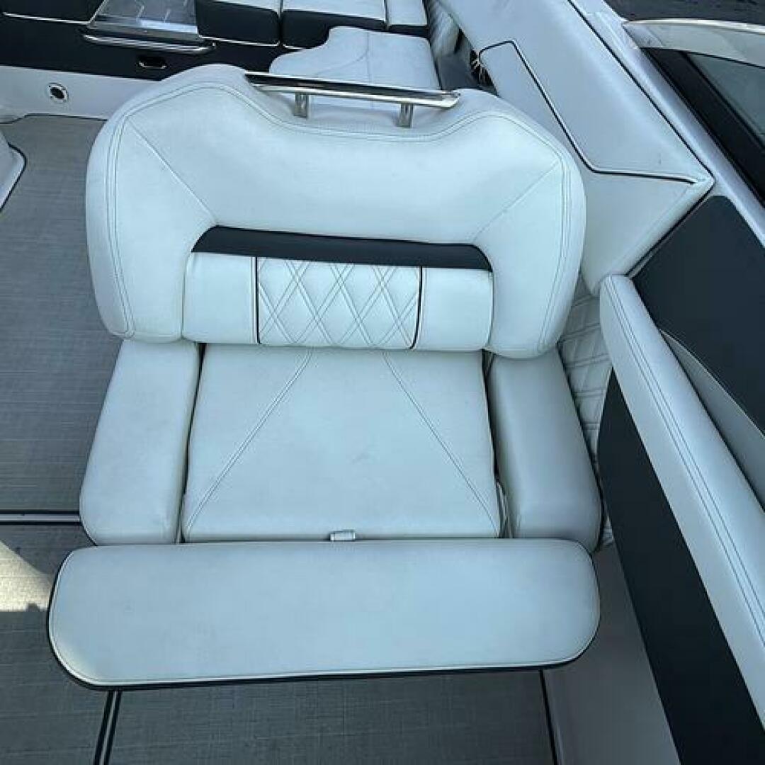 Slide: The Image of Companion Seat Seating for passenger on the port side of this 2021 Regal LS4 for sale by Lucas Sochacki at Parma Marine (440) 915-8995 - 5184948