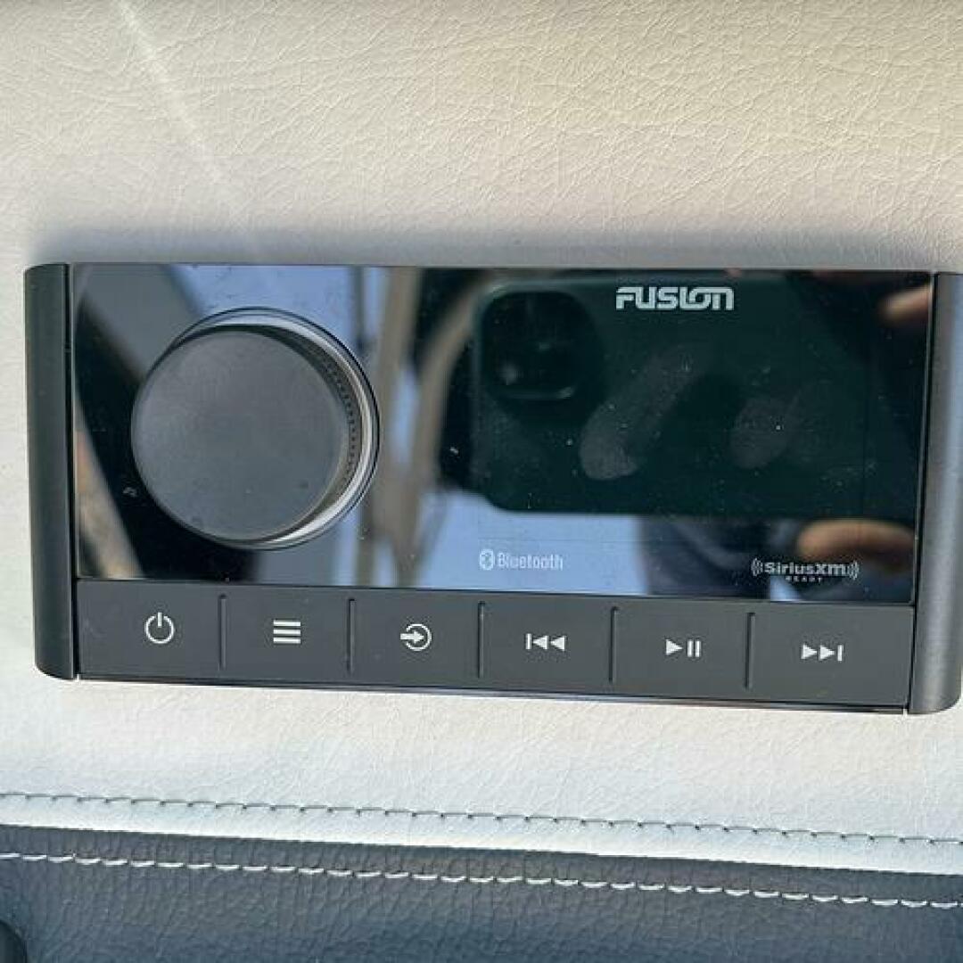 Slide: The Image of Stereo System Fusion Stereo in this 2021 Regal LS4 for sale by Lucas Sochacki at Parma Marine (440) 915-8995 - 5184956