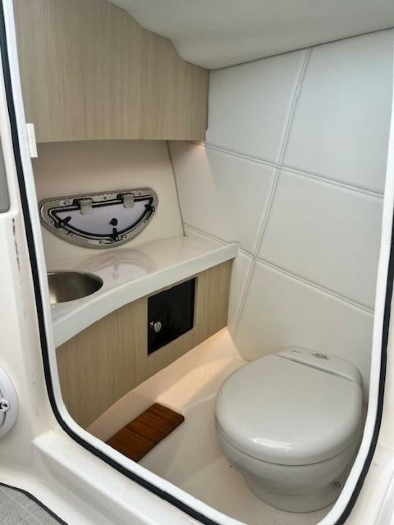 Slide: The Image of 2024 Regal 29 LX - Head - 5306822