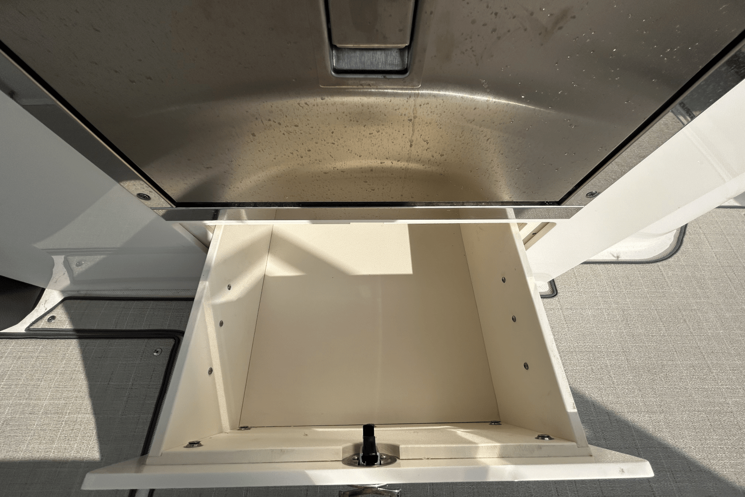 Slide: The Image of Regal LX9 2025 - 9