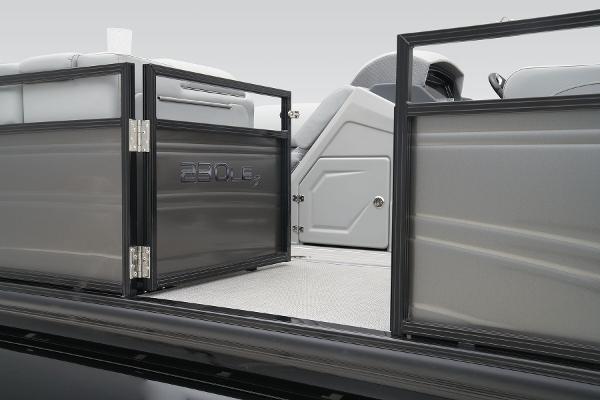 Slide: The Image of Regency 230 LE3 Sport 2025 - 12