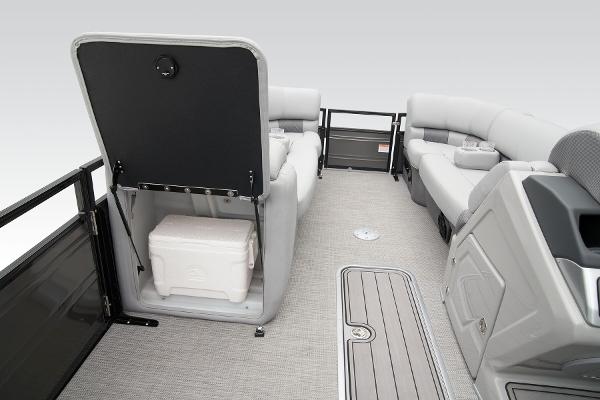 Slide: The Image of Regency 230 LE3 Sport 2025 - 23