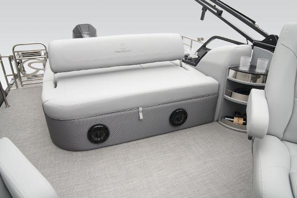 Slide: The Image of Regency 230 LE3 Sport 2025 - 34