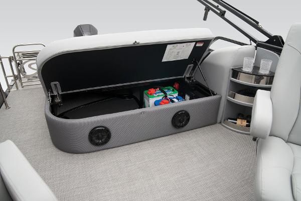 Slide: The Image of Regency 230 LE3 Sport 2025 - 35