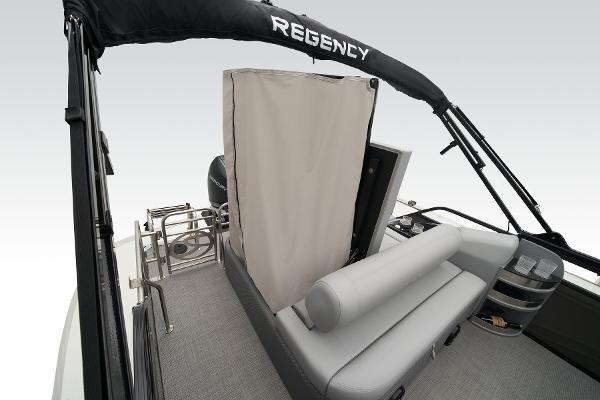 Slide: The Image of Regency 230 LE3 Sport 2025 - 38