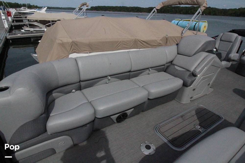 Slide: The Image of Bow Seating - 14186104