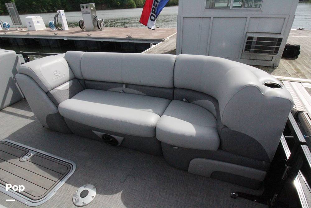 Slide: The Image of Bow Seating - 14186111