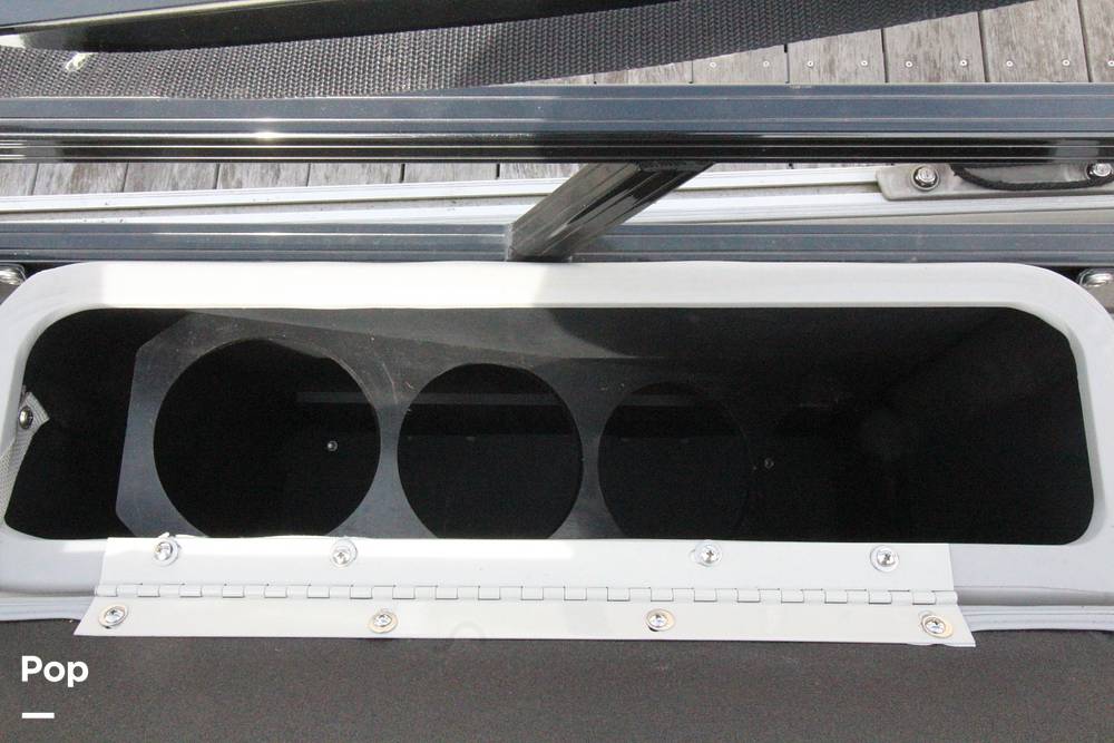 Slide: The Image of Fender Locker - 14186133