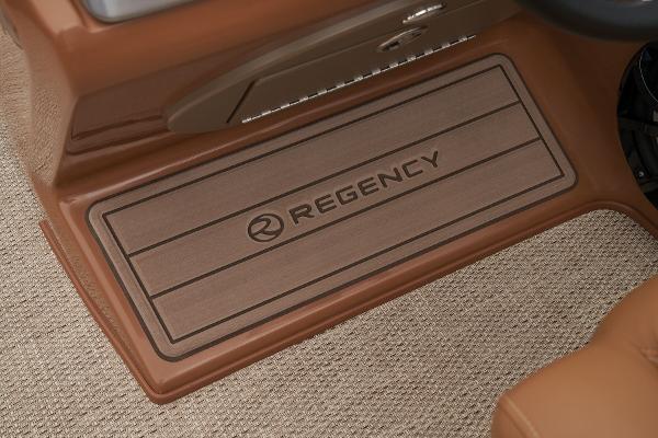 Slide: The Image of Regency 250 LE3 2024 - 30