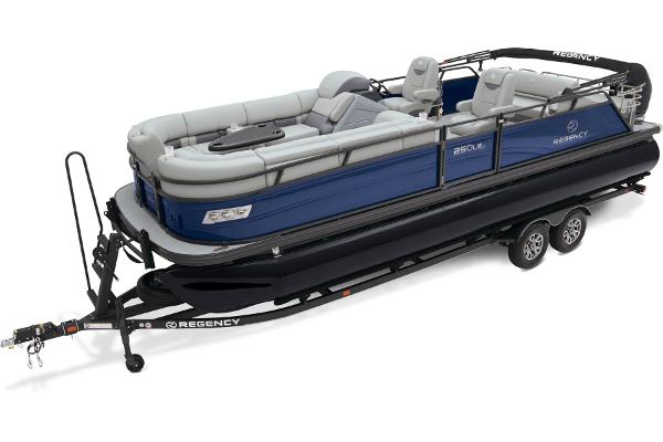 Slide: The Image of Regency 250 LE3 Sport 2024 - 10